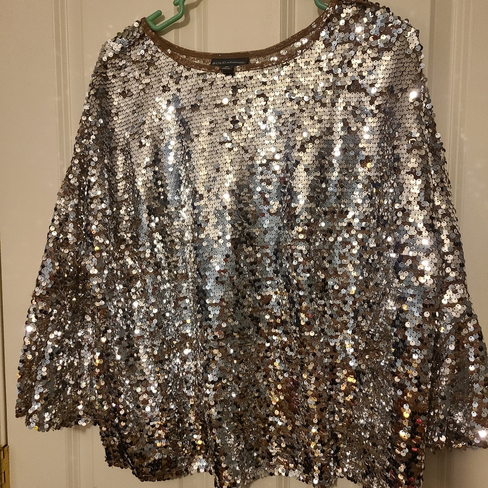BOLD Elements Sequin Bell 3/4 Sleeve Top